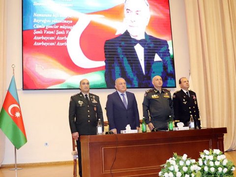 Milli Müdafiə Universitetinin nümayəndələri tələbələrlə görüşüb