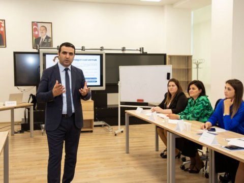 Məktəb direktorları təlimlərə cəlb olunublar