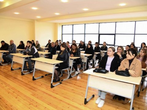 BMU-da ilk kurs tələbələrinin valideynləri ilə görüş keçirilib
