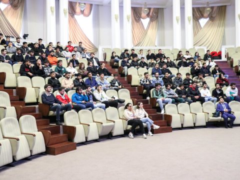 AzTU-nun türkiyəli məzunu əcnəbi tələbələrə seminar keçib
