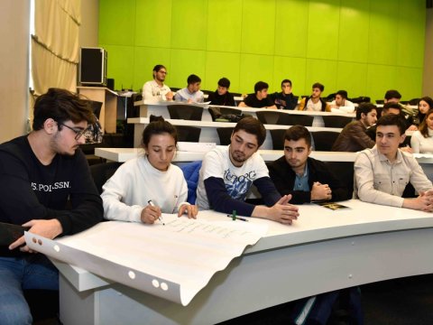 “İnsan resurslarının idarə olunmasına ümumi baxış” – ADNSU-da təlim    