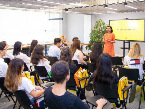 İş adamları təhsildəki problemlərin həllinə qoşulsunlar!