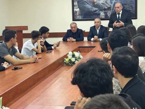 UNEC - də Müstəqilliyin Bərpası Günü qeyd olunub