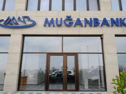 Rektorun təssisçisi olduğu 