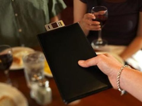 PROBLEM: “Vətəndaşlarımız ay yarıma elmimizi “yeyib” qurtarır