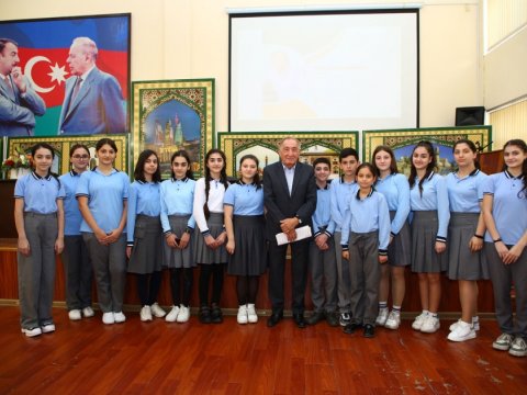 Tanınmış bəstəkar məktəblilərlə musiqidən danışdı