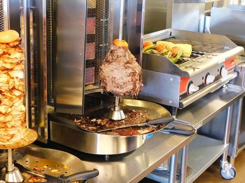 Tələbə və şagirdlərin diqqətinə! - Leş ətlərlə hazırlanan dönərləri YEYİRSİNİZ