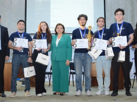 UNEC tələbələri intellektual yarış keçirib