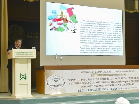 UNEC-də elmi konfransda müzakirələr aparılıb
