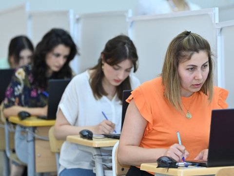 Müəllimlərin orta aylıq əməkhaqqısı ARTIRILDI