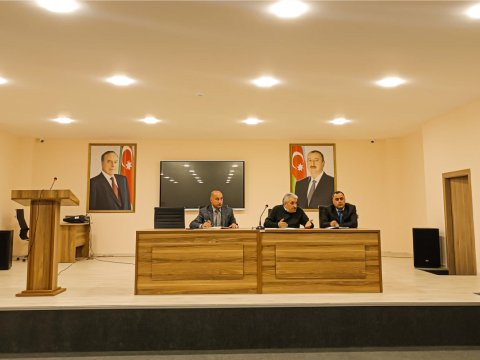 Memarlıq və inşaat fakültəsində qrup nümayəndələri ilə görüş