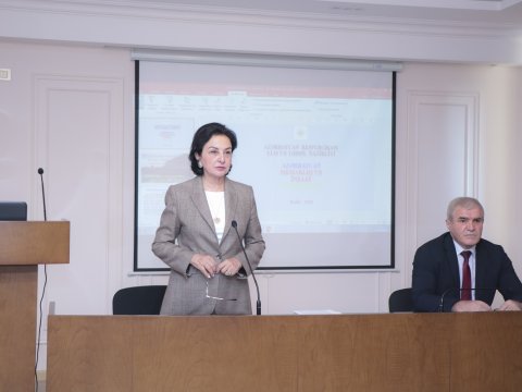 Elmi Şuranın növbəti iclasında hesabat dinlənilib