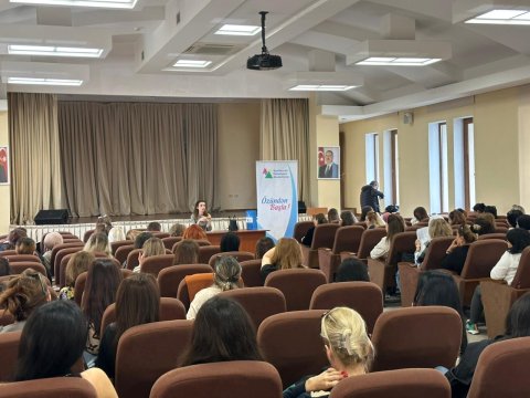 APAK məktəb və bağçalarda seminarlar keçirir