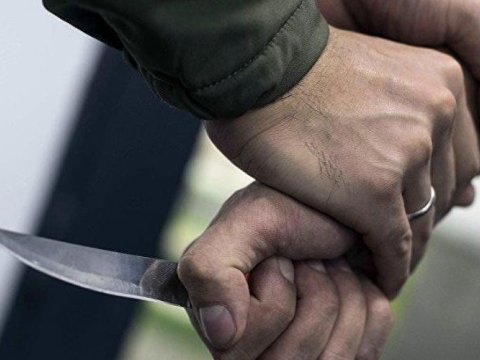 13 yaşlı məktəbli bıçaqlanıb