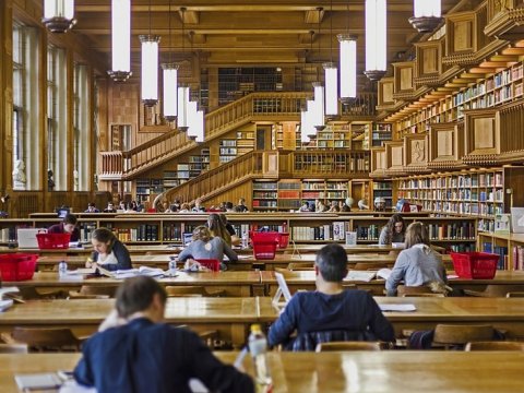 Universitet kitabxanaları tələbələri necə təmin edir? - SORĞU  