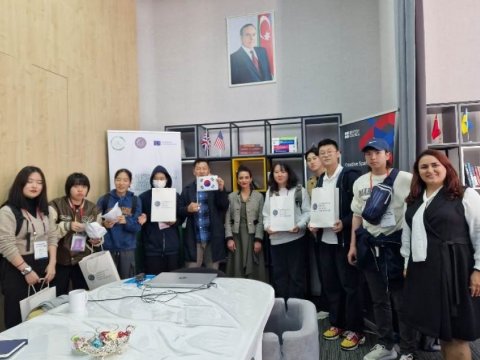Koreyalı gənclər UNEC-də olublar