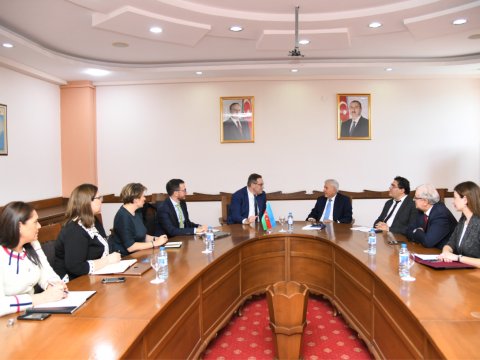 BMU-nun rektoru görüş keçirib