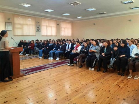 Valideynlər üçün “Payız məktəbi” davam edir