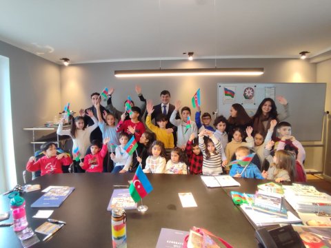 Komitə sədri Berlindəki Azərbaycan həftəsonu məktəbini ziyarət edib 