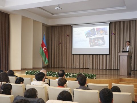 AzMİU tələbələrinə təqaüd proqramı haqqında məlumat verilib