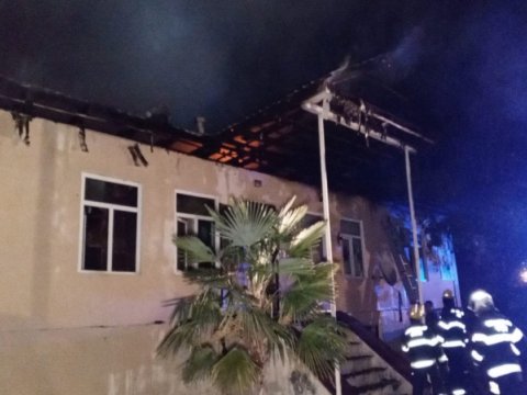 Bağçada yanğın olub