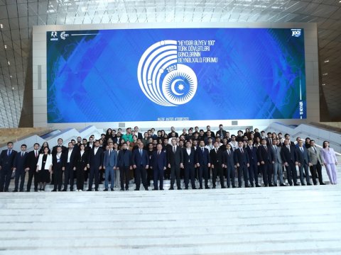 AZMİU tələbələri forumda iştirak edib 