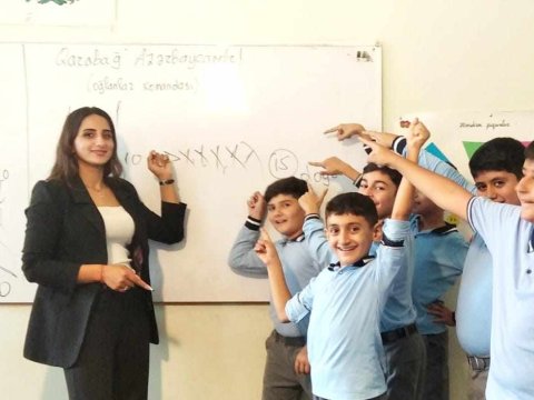 Şagirdlərin sevgisini qazanan “Örnək müəllim”- VİDEO + FOTOLAR
