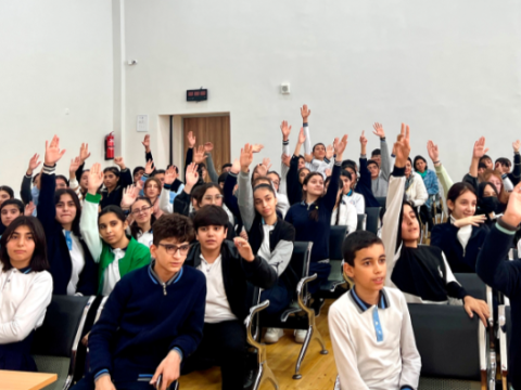 “Parlaq gələcəyim” layihəsi çərçivəsində Şirvanda şagirdlərlə görüş keçirilib