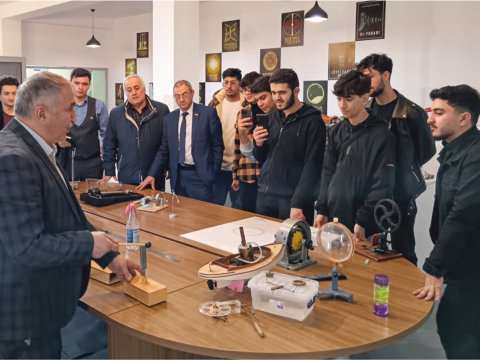 BMU tələbələri İnteraktiv Elm Muzeyində olublar
