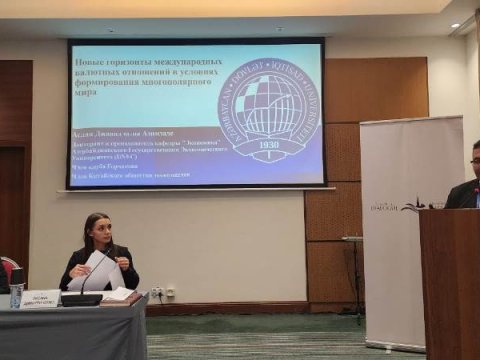 UNEC-in gənc müəllimi Rusiyada keçirilən Gənc Alim Məktəbində iştirak edib