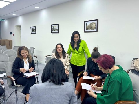 “Liderlik və idarəetmənin əsasları” mövzusunda təlim keçirilib