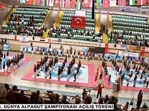 AzTU tələbəsi dünya çempionatında gümüş medal qazanıb