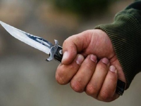 10-cu sinif şagirdi məktəbdə bıçaqlandı