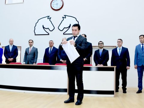 Naxçıvanda ilk dəfə təhsil müəssisələrinin yardımçı heyəti imtahandan keçir