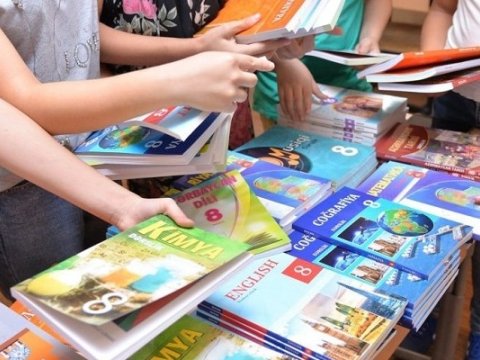 Nazir müvini: Şagirdlərə məcburi şəkildə vəsait aldırılması doğru deyil 