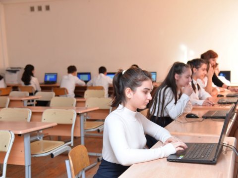 Bakıda 202 məktəbdə “Rəqəmsal bacarıqlar” layihəsi tətbiq olunur