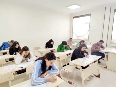 Naxçıvanda eksternat qaydasında aralıq imtahanı keçirilib