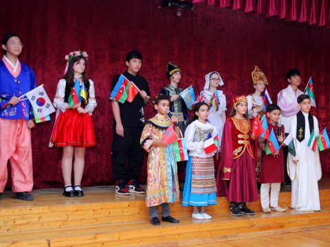 Əcnəbi şagirdlər Azərbaycan dilinə olan sevgilərindən danışdılar