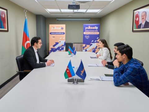 İkinci “Yüksəliş” müsabiqəsinin qalibi mentorluq proqramı çərçivəsində tələbələrlə görüşüb
