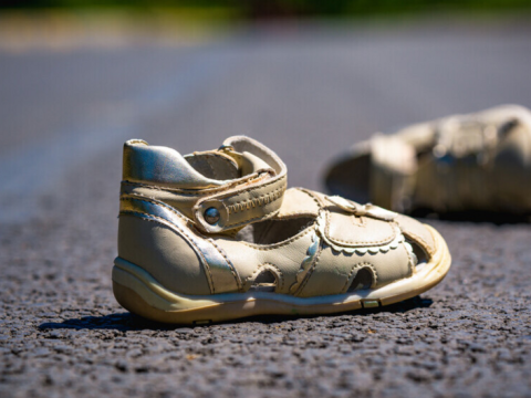 Məktəbli qızı avtomobil vurub