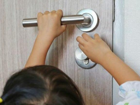 Bakıda çarəsiz qalan uşaq xilas edildi