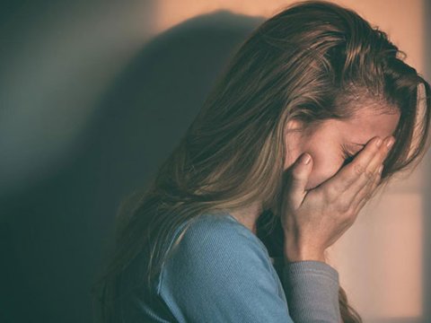 Qadın yeniyetmə qızını 500 manata sataraq təcavüzə göz yumub - ŞOK OLAY