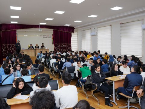 Paytaxt məktəbliləri arasında intellektual oyun keçirilib