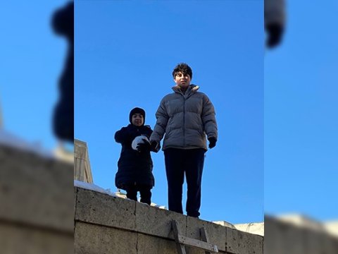 Qar tapan məktəblilərin SEVİNCİ