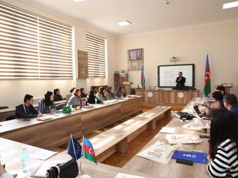AzTU-da növbəti menecment görüşü keçirilib