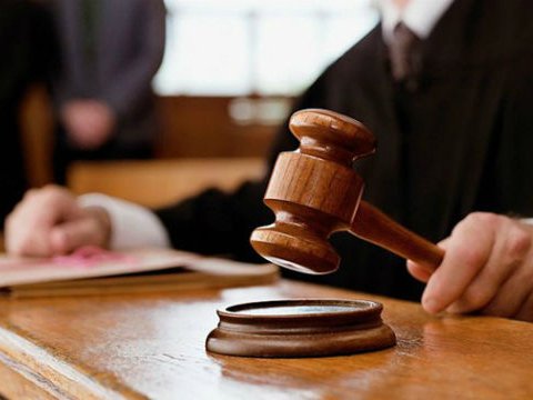 Lənkəranda 11 yaşlı qızı zorlayan şəxsə 17 il həbs verildi