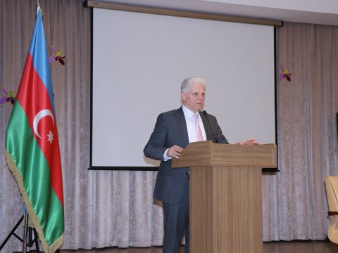  AzMİU-da ilk dəfə səs verəcək tələbələr üçün seminarlar keçirilib   