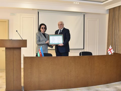 Davit Gurgenidzeyə AzMİU-nun fəxri doktoru adı verilib