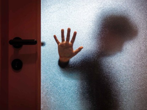 Psixoloqdan valideynlərə ÇAĞIRIŞ: “Övladlarınıza nəzarət edin!”