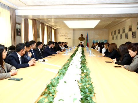 Gənc təhsil idarəçiləri ilə görüş keçirilib